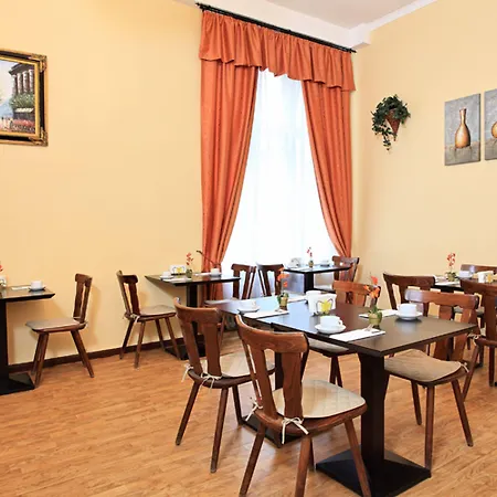 בית הארחה Hotel-pension Cortina ברלין