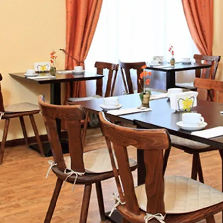 Hotel-pension Cortina בית הארחה ברלין