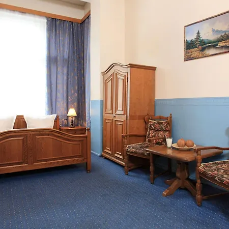 בית הארחה Hotel-pension Cortina 2*
