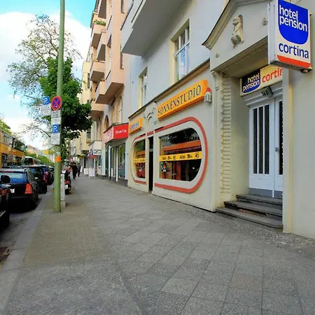 בית הארחה Hotel-pension Cortina