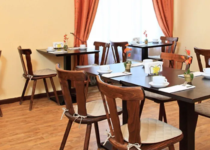 Hotel-pension Cortina بيت ضيافة برلين