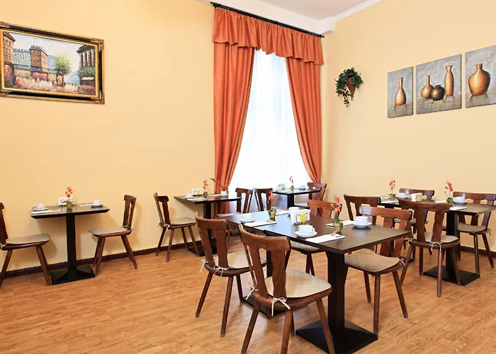 Konukevi Hotel-pension Cortina Berlin